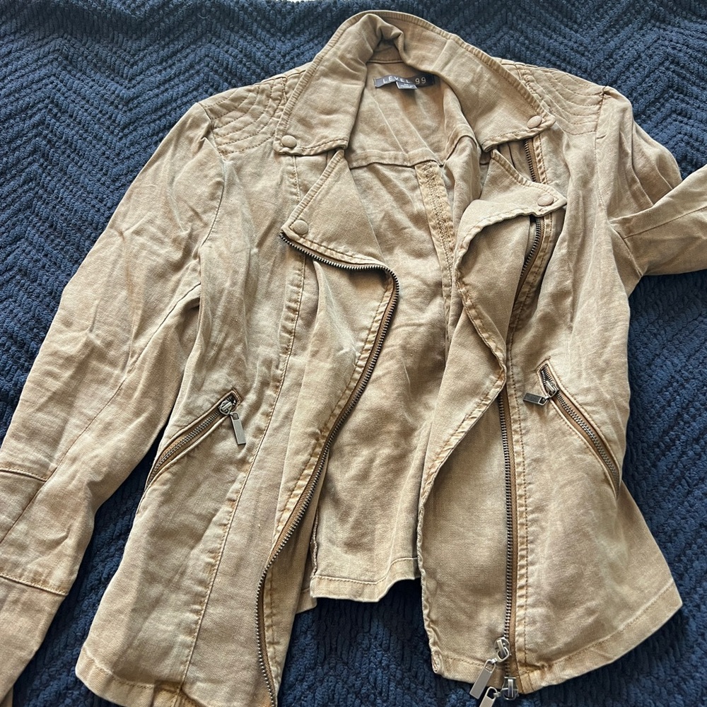 Level 99 cropped jacket size medium